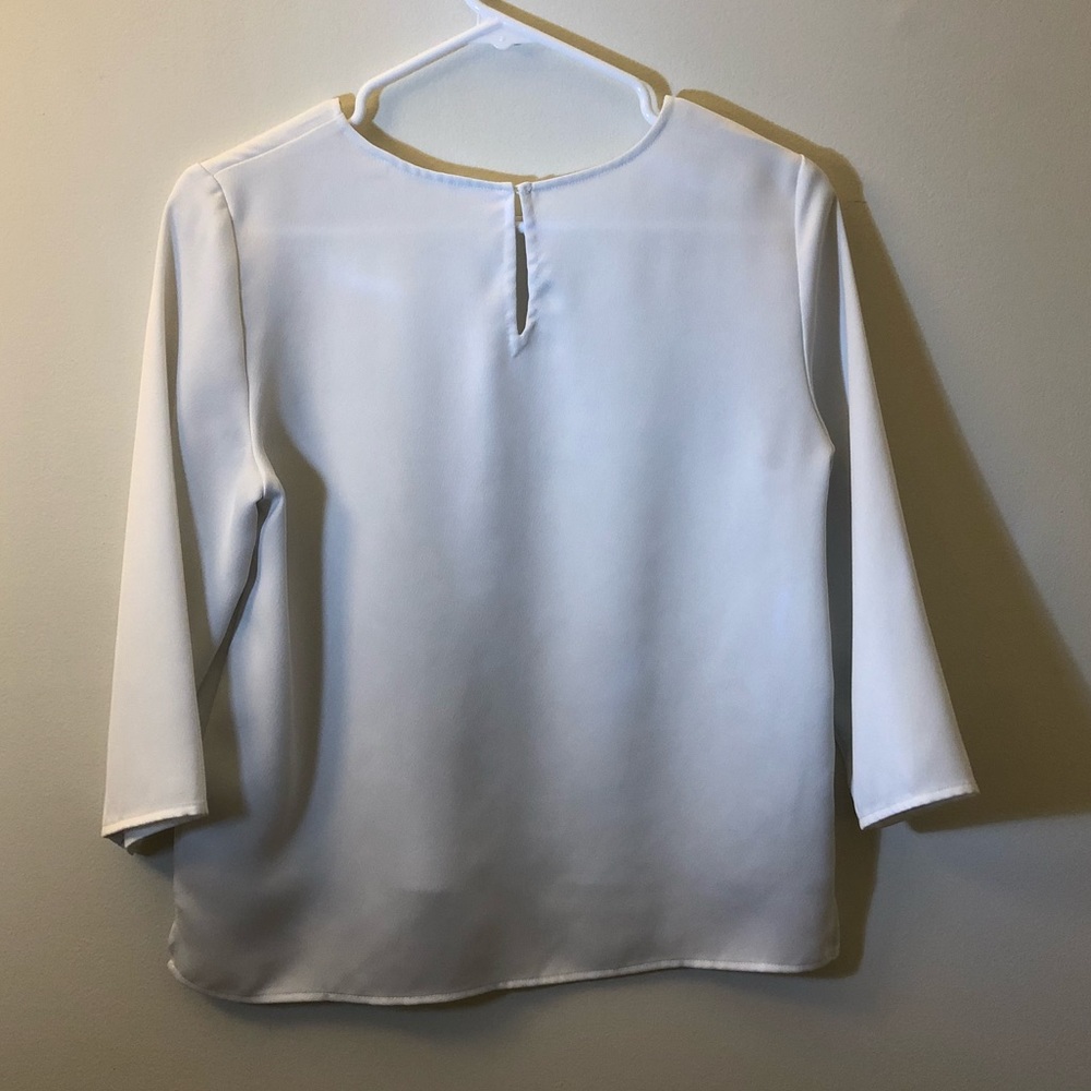 White blouse - Picture 3 of 4